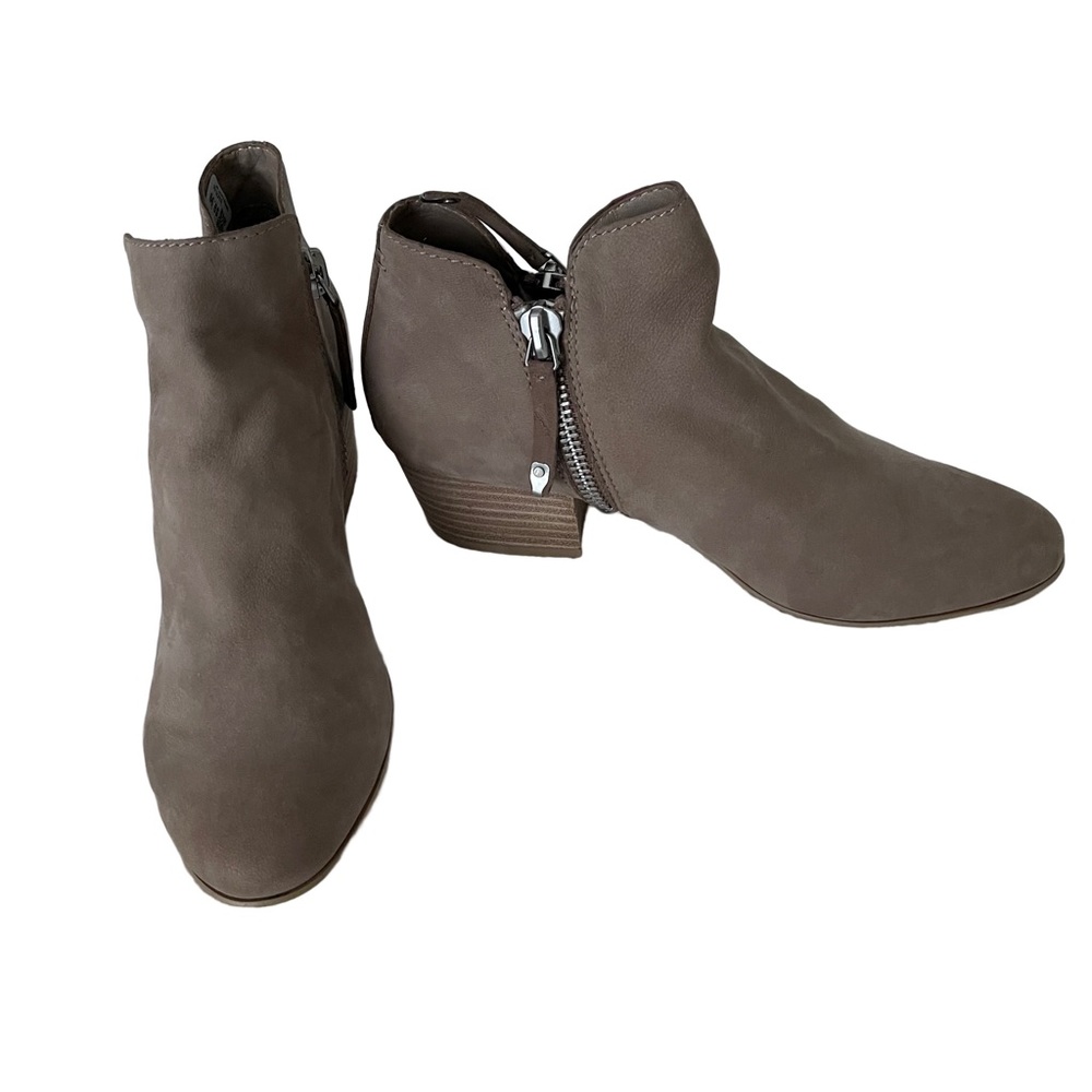 Dolce Vita Booties Tan Suede Ankle Bootie Boots with zippers like new. s…